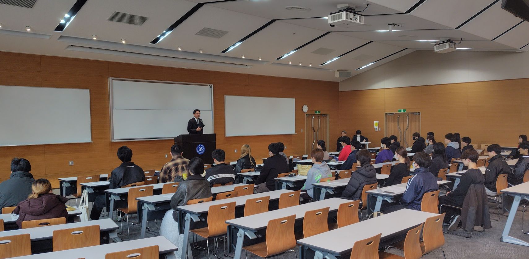 【社会連携事業報告】鹿児島市長との意見交換会を開催しました＜地域産業論演習＞：サムネイル画像