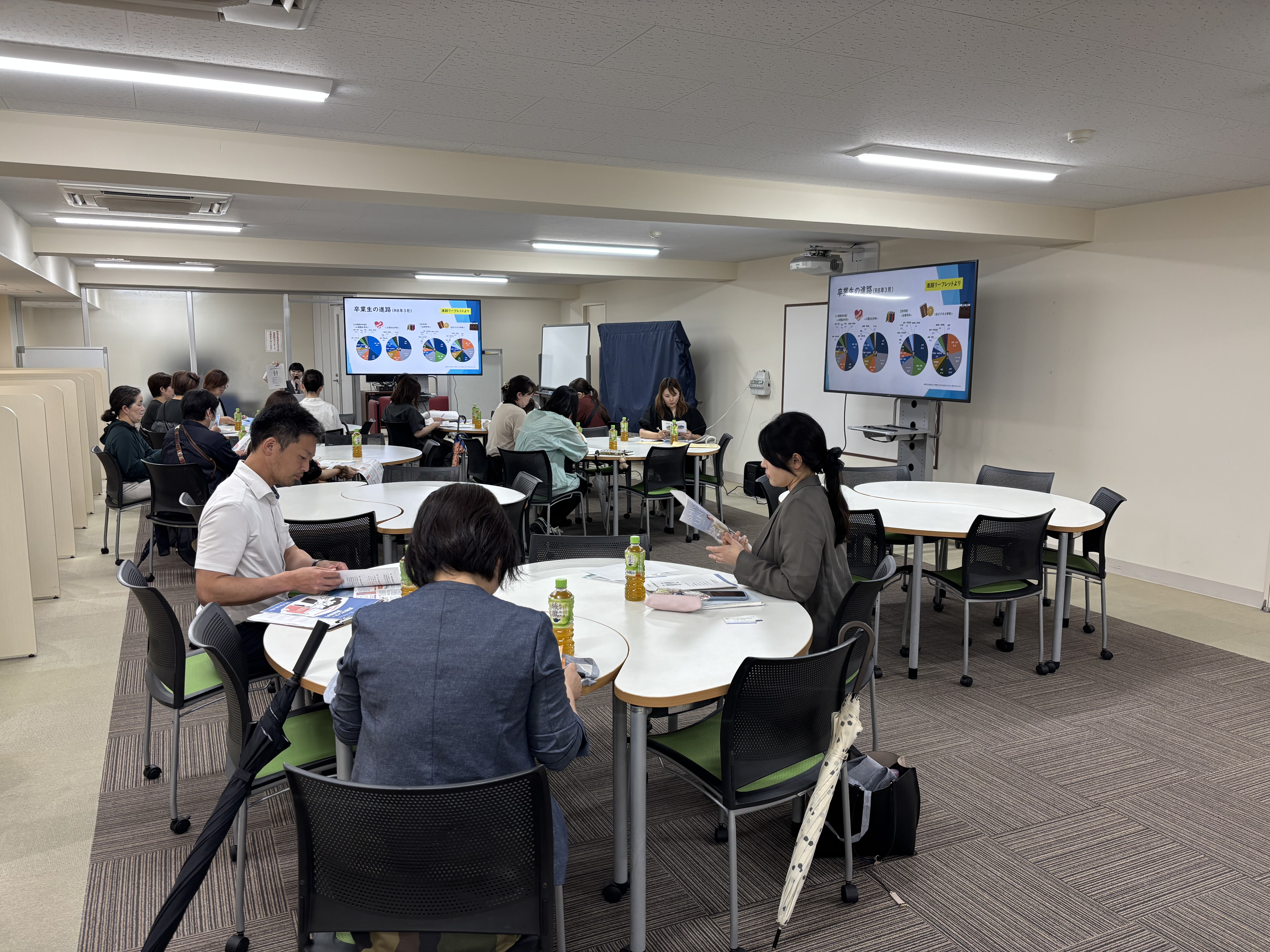 鹿屋女子高校PTAの皆さんが大学見学に来られました：サムネイル画像