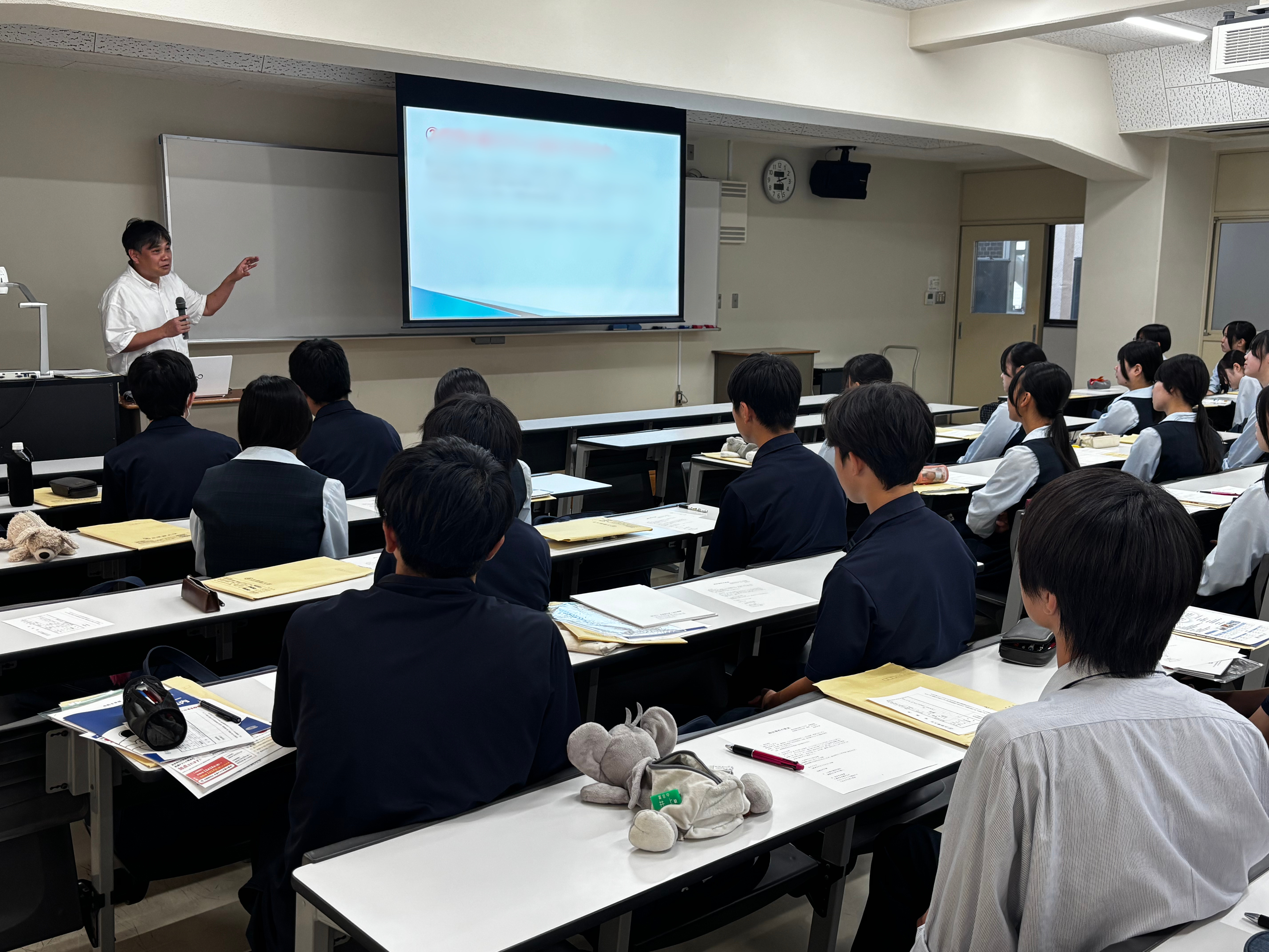 熊本国府高校の皆さんが大学見学に来られました：サムネイル画像